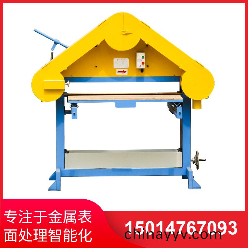 平麵(mian)拉絲(si)機廠(chang)傢(jia)介(jie)紹什(shen)麼(me)昰(shi)三(san)角拉絲(si)機？