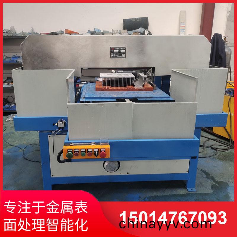 鋁(lv)材(cai)直(zhi)紋(wen)拉(la)絲機生(sheng)産供(gong)應(ying)